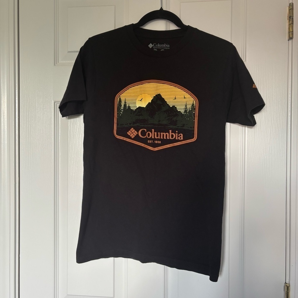Men's Columbia Black Graphic Tee Size Small